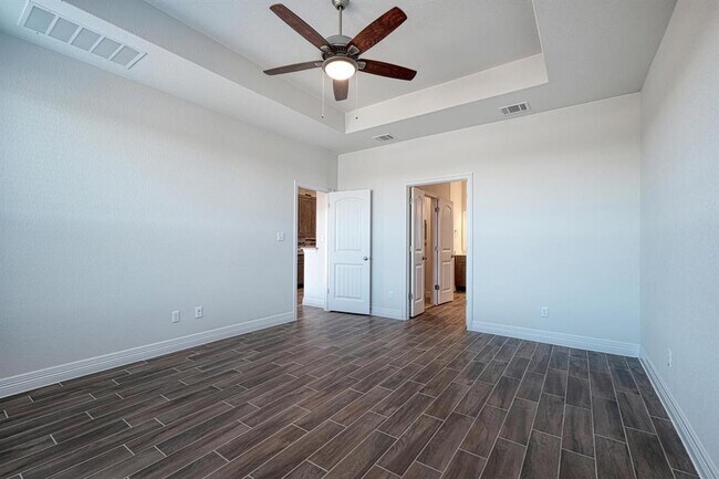 Building Photo - 126 Russet Trl