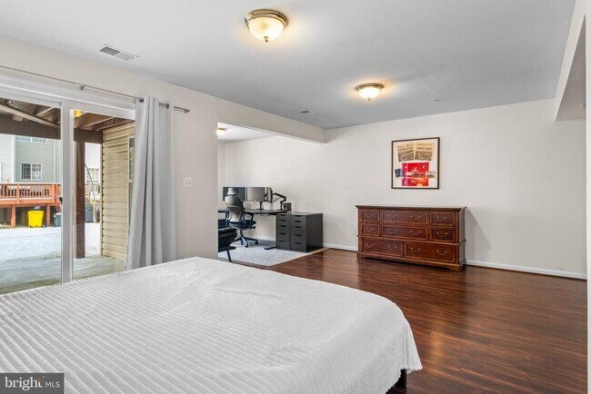 Building Photo - 2552 Blue Water Blvd