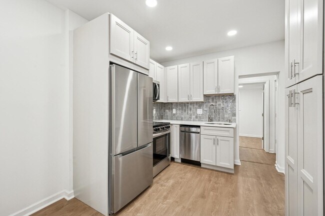 Building Photo - 2550 N Sartain St