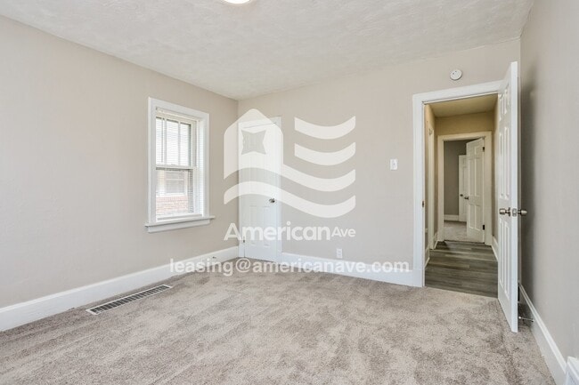 Building Photo - 1706 Veronica Ave