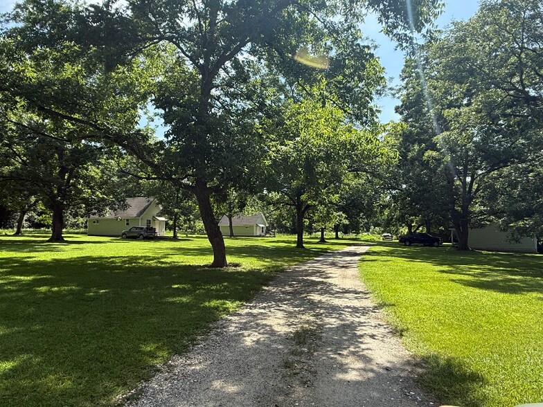 Building Photo - 57 Lee Road 735