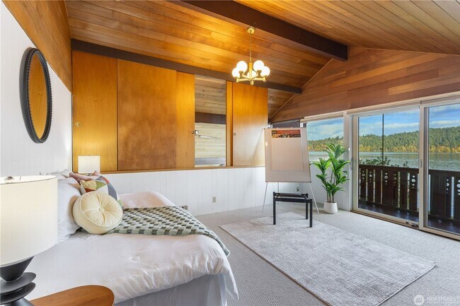 Building Photo - 4Bd/1.75Ba Seattle Home