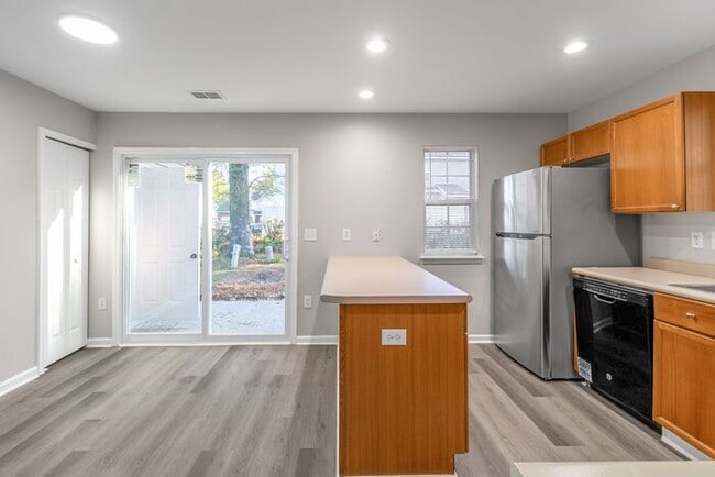 Building Photo - Hidden Gem in East Charlotte - 3 Bedrooms, Prime Location
