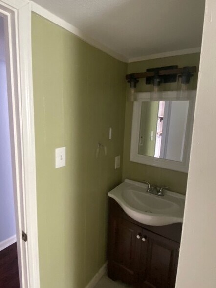 Bathroom - 6210 Roddie St