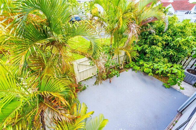 Building Photo - 1612 San Remo Cir