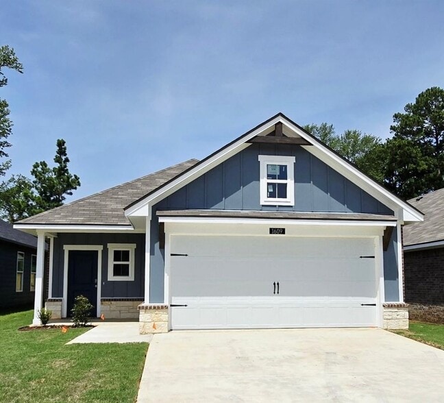 Building Photo - 1609 Everwood Ct