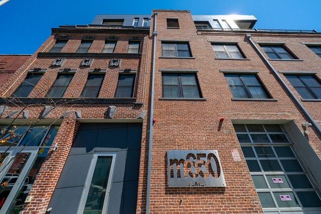 Building Photo - 650 Montgomery St