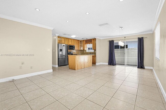 Building Photo - 2400 SW 103rd Ct
