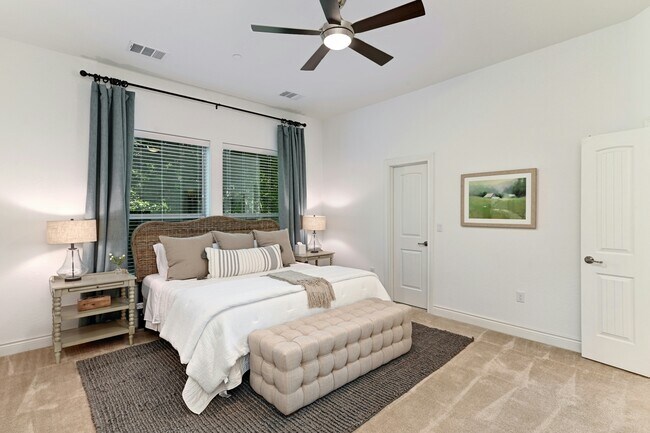 Building Photo - 2400 Winsted Ln