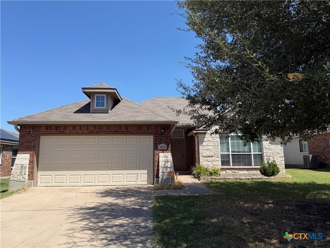 Building Photo - 5811 Alexandria Dr