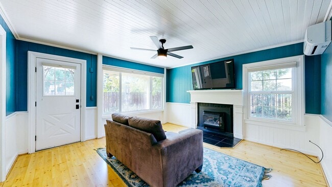 Building Photo - Country Charm Meets Vineyard Views! Two Bedroom Two bath with room to relax!