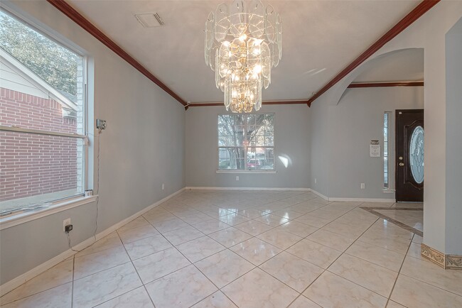 Building Photo - 9407 Demsey Mill Dr