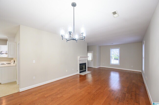 Building Photo - 1525 Jacobs Cir