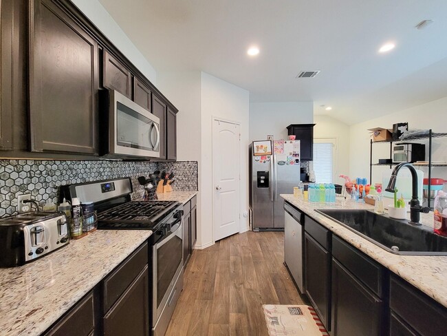 Building Photo - 14741 Hazel Br Dr