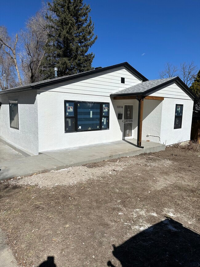 Primary Photo - 1016 Mars Dr
