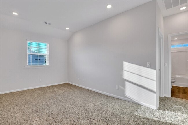 Building Photo - 10 Ashmont St