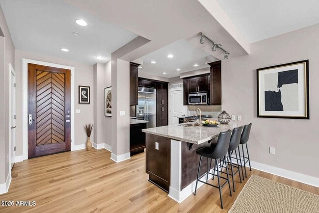 Building Photo - 4803 N Woodmere Fairway