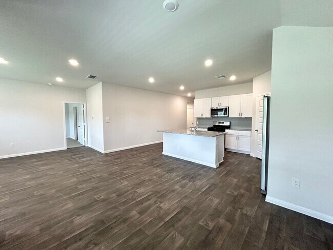Building Photo - New 4 Bd 2 Ba Home Available for Move In!