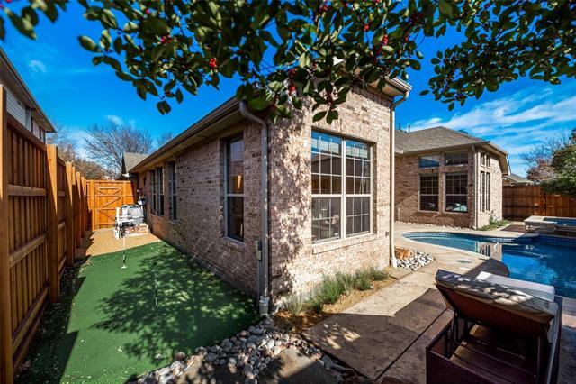 Building Photo - 945 Pheasant Dr