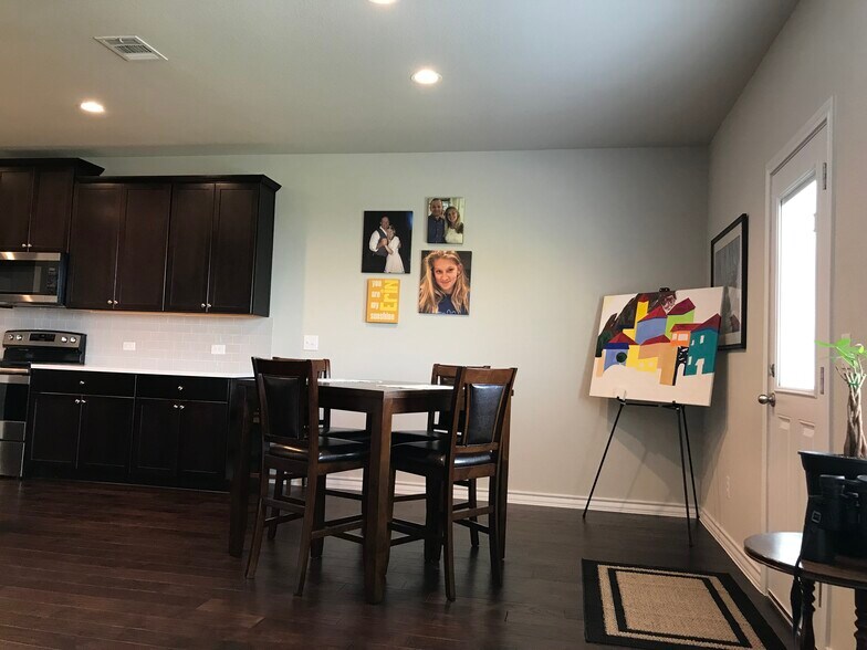 Dining Area next to the kitchen - 1313 Eagle Ridge Trl