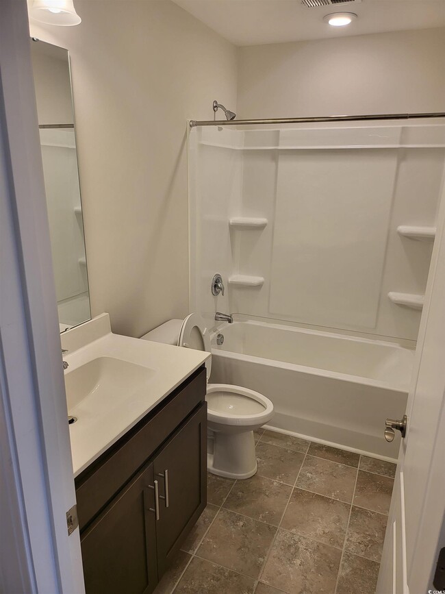 Building Photo - 236 Goldenrod Cir