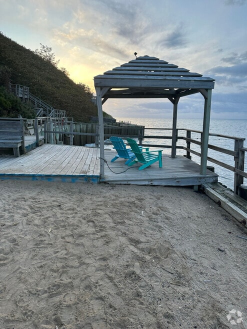 Building Photo - 19 Oceanside Dr