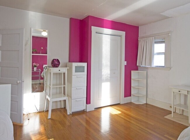Building Photo - Winter Rental:  Helena House - Utilities I...