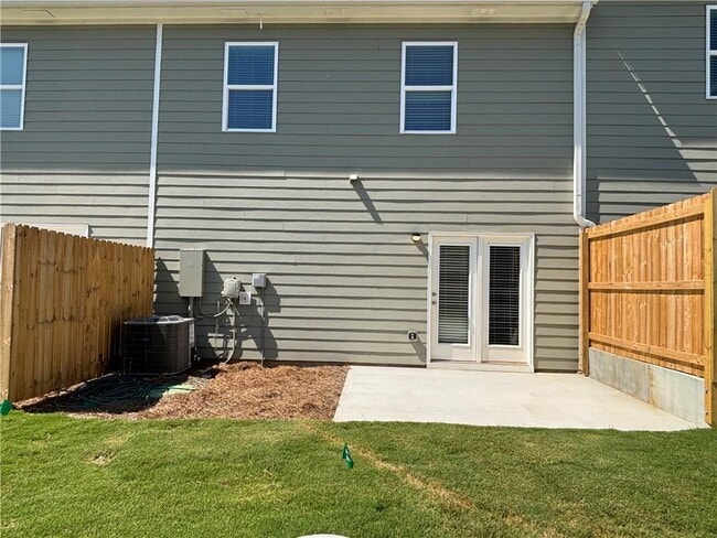 Building Photo - 219 Stoneybrook Dr