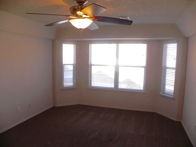 Building Photo - Great Single Story Home In Highly Desirabl...
