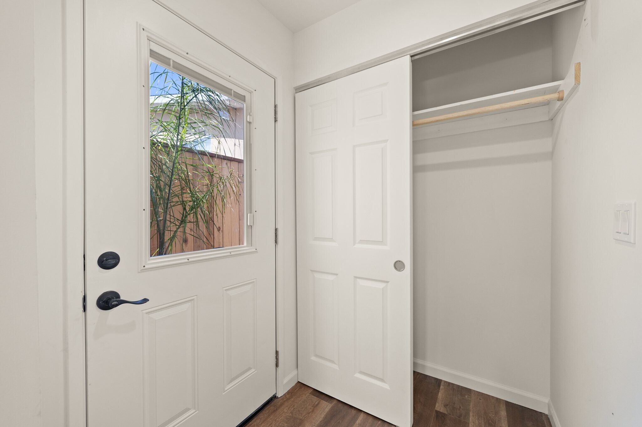 Building Photo - 5136 Hillcrest Dr