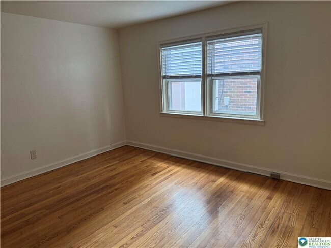 Building Photo - 2228-2236 W Allen St