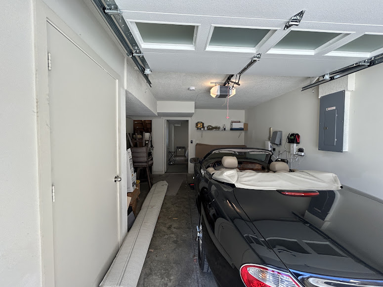 Building Photo - 4577 Madison Ave