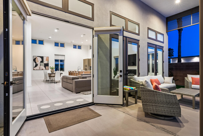 Building Photo - 57887 Salida del Sol