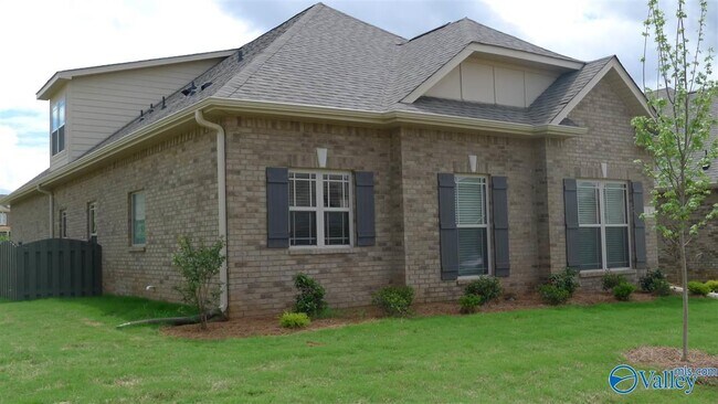 Building Photo - 1 Knobcone Ln