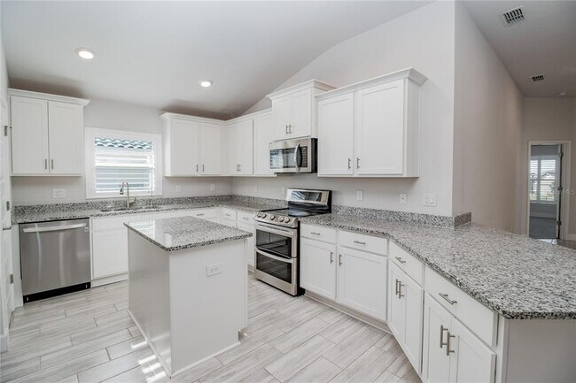 Building Photo - 4903 Vue Delac Pass