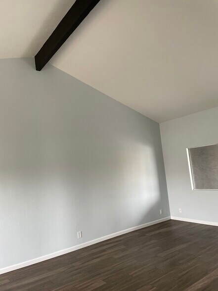 Building Photo - 315 N Pico Ave