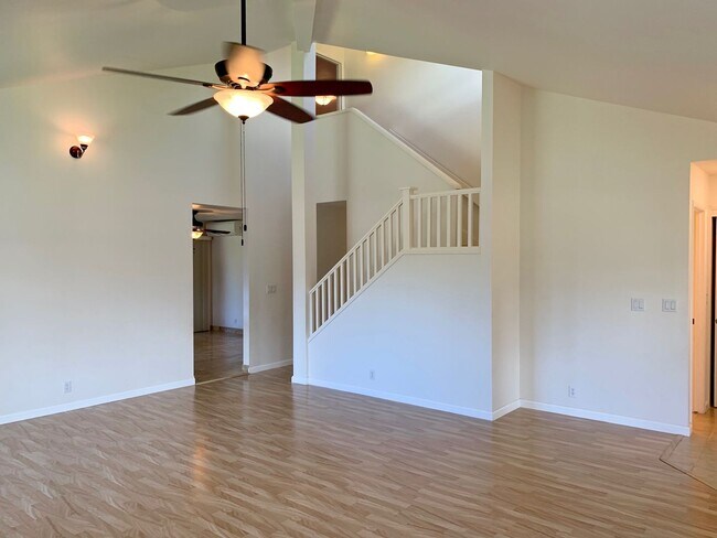 Building Photo - Beautiful SFH 4 bedroom, 2.5 bath, garage with large yard