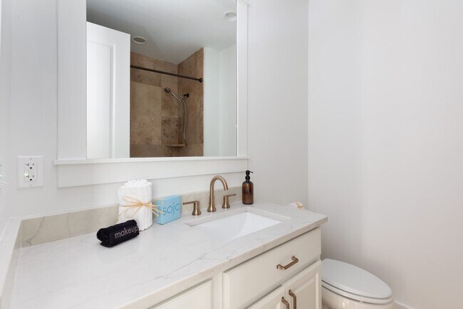 Building Photo - 80 East Royal Fern Way