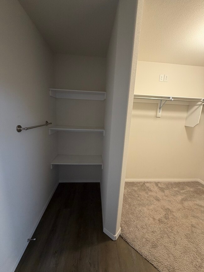 Building Photo - 515 Ashwood St