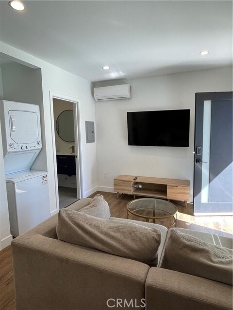 Building Photo - 23517 Aetna St