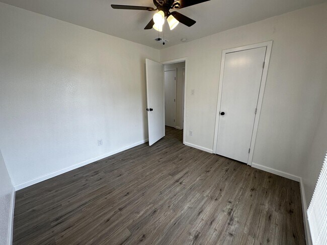 Building Photo - 1732 Americana Blvd