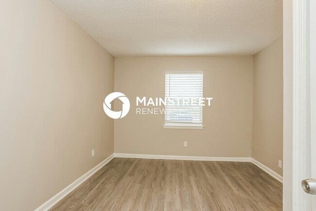 Building Photo - 2453 Crestdale Cir SE