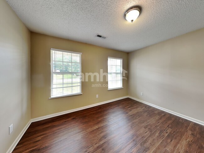 Building Photo - 112 Pope Ln