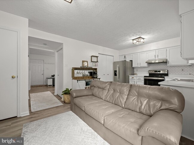 Building Photo - 7729 Patuxent Oak Ct