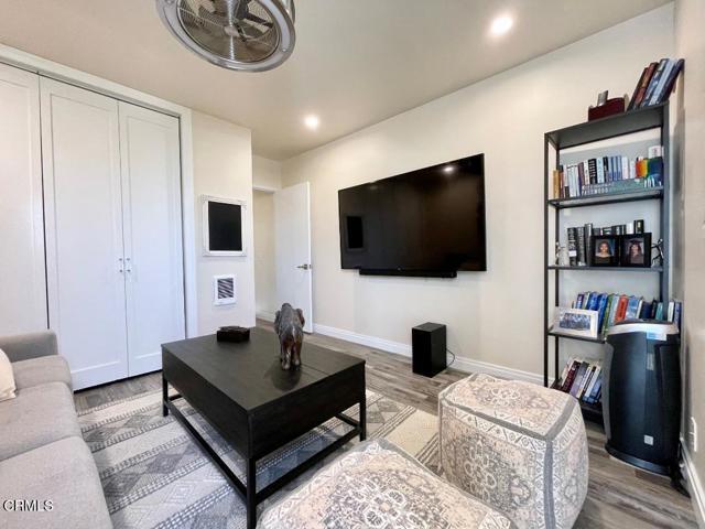 Building Photo - 343 E Surfside Dr