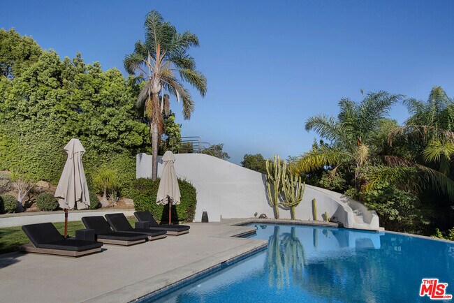 Building Photo - 27454 Winding Way