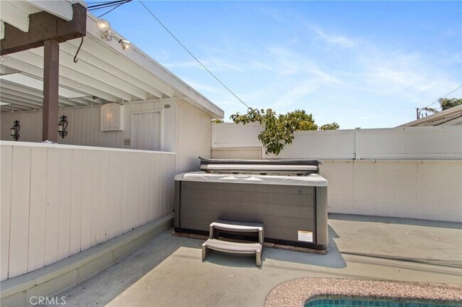 Building Photo - 1205 Manzanita Ln