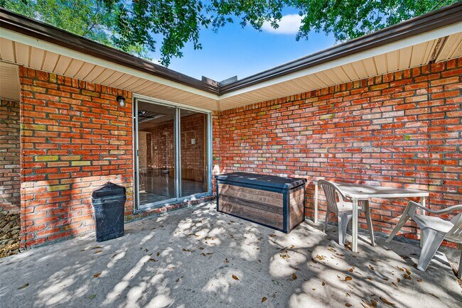 Building Photo - 8923 Greiner Dr