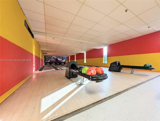 Building Photo - 4801 NW 22nd Ct