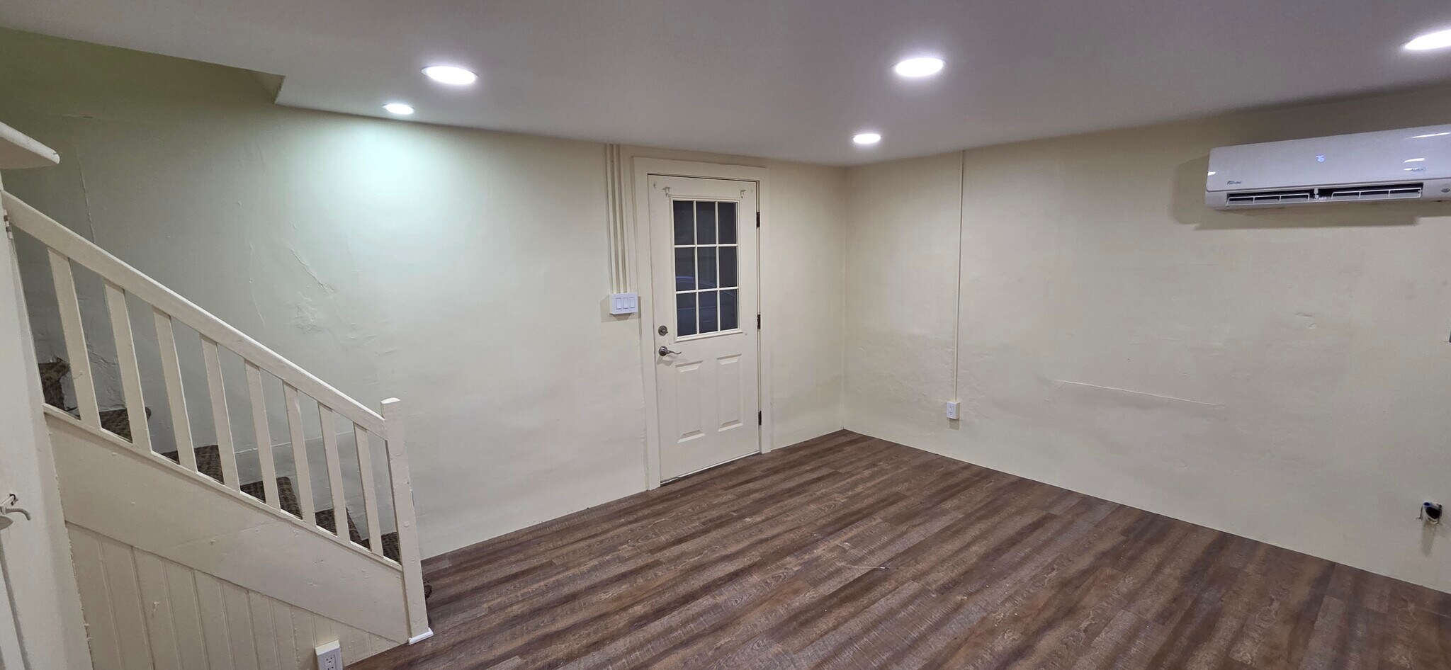 Building Photo - 335 N Main St